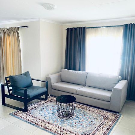 Tranquility Guesthouse Standerton ภายนอก รูปภาพ
