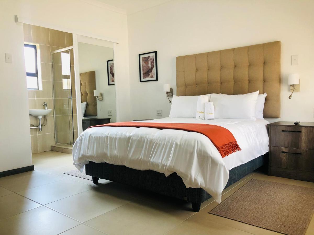 Tranquility Guesthouse Standerton ภายนอก รูปภาพ