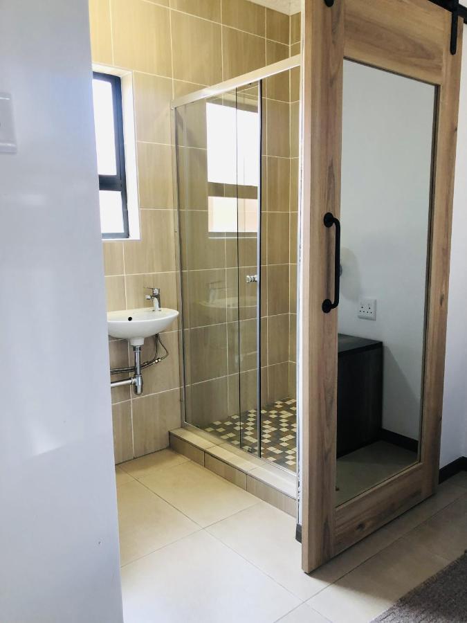 Tranquility Guesthouse Standerton ภายนอก รูปภาพ