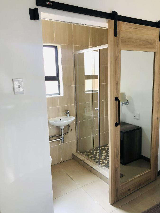 Tranquility Guesthouse Standerton ภายนอก รูปภาพ