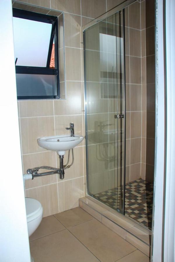 Tranquility Guesthouse Standerton ภายนอก รูปภาพ