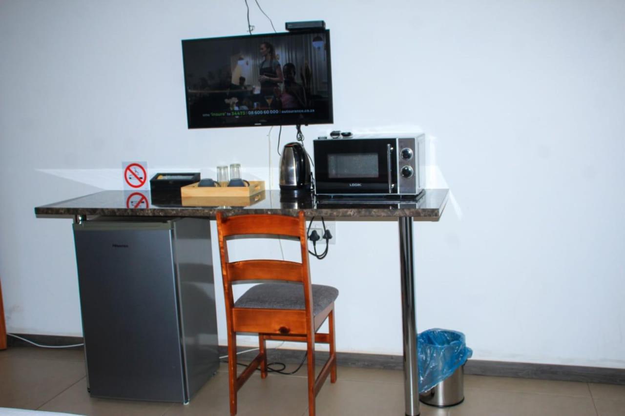 Tranquility Guesthouse Standerton ภายนอก รูปภาพ