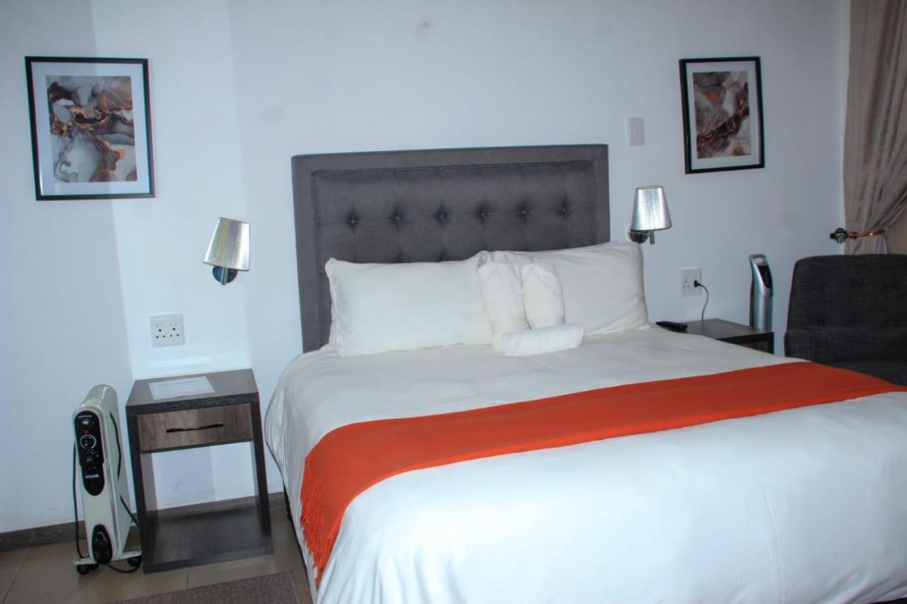 Tranquility Guesthouse Standerton ภายนอก รูปภาพ
