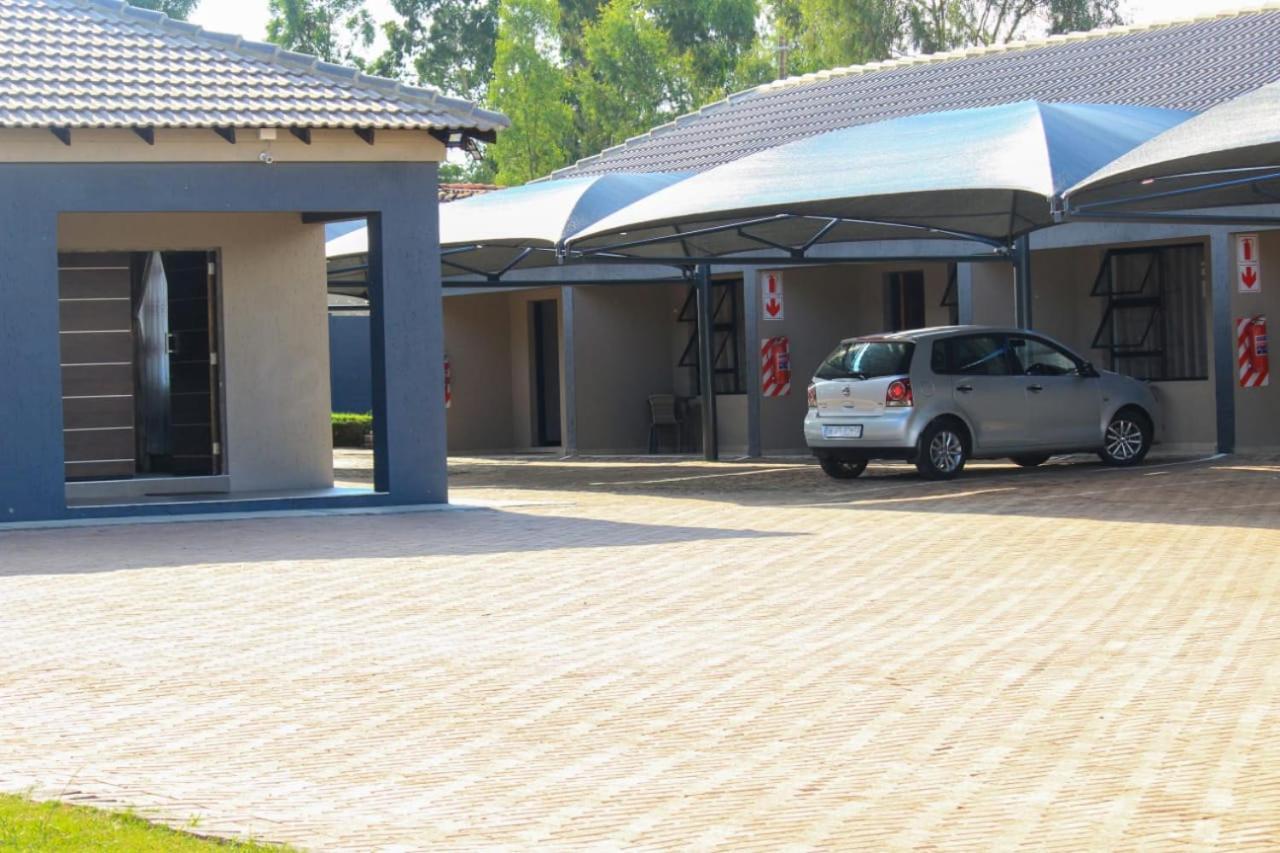 Tranquility Guesthouse Standerton ภายนอก รูปภาพ