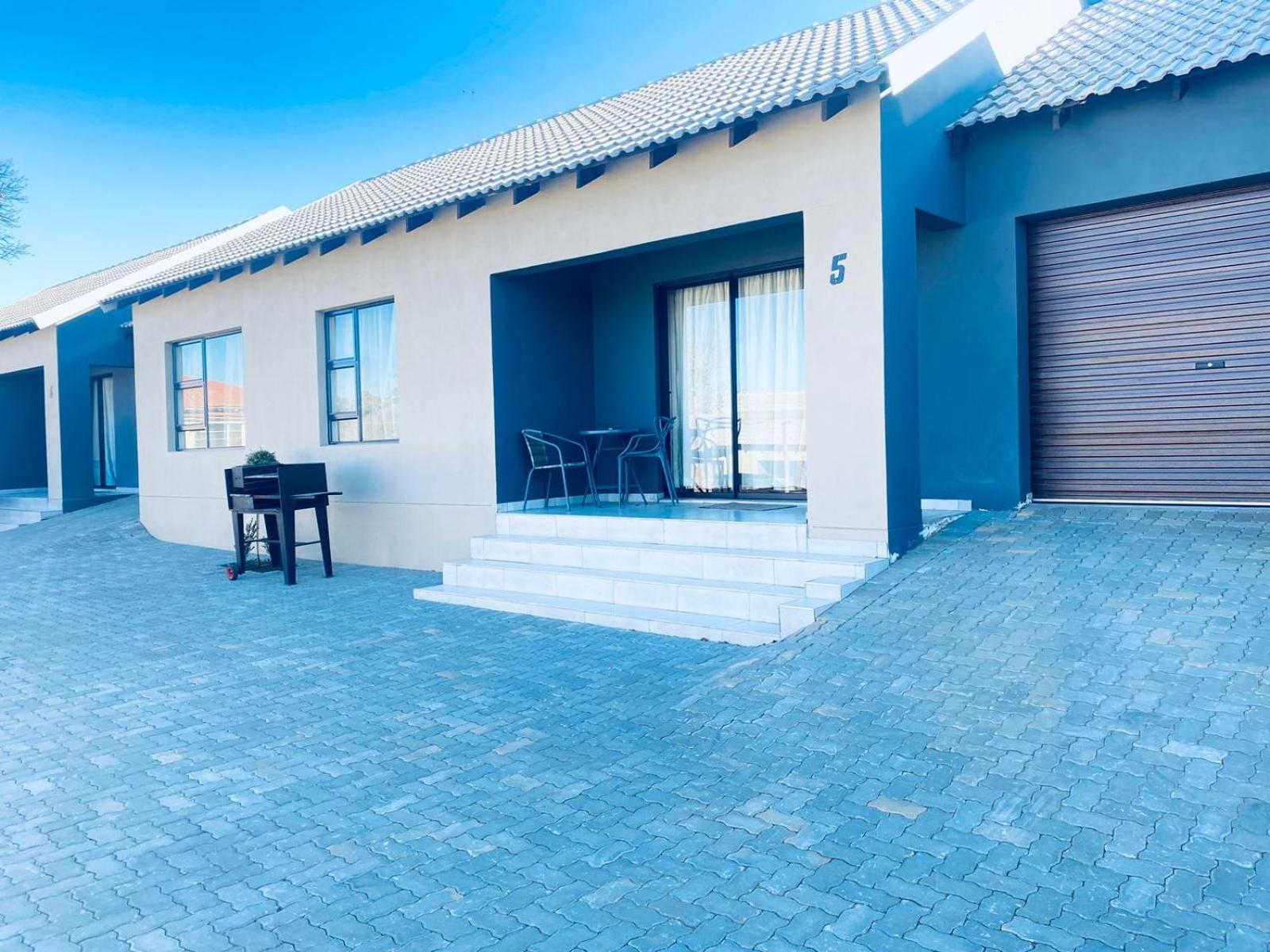 Tranquility Guesthouse Standerton ภายนอก รูปภาพ