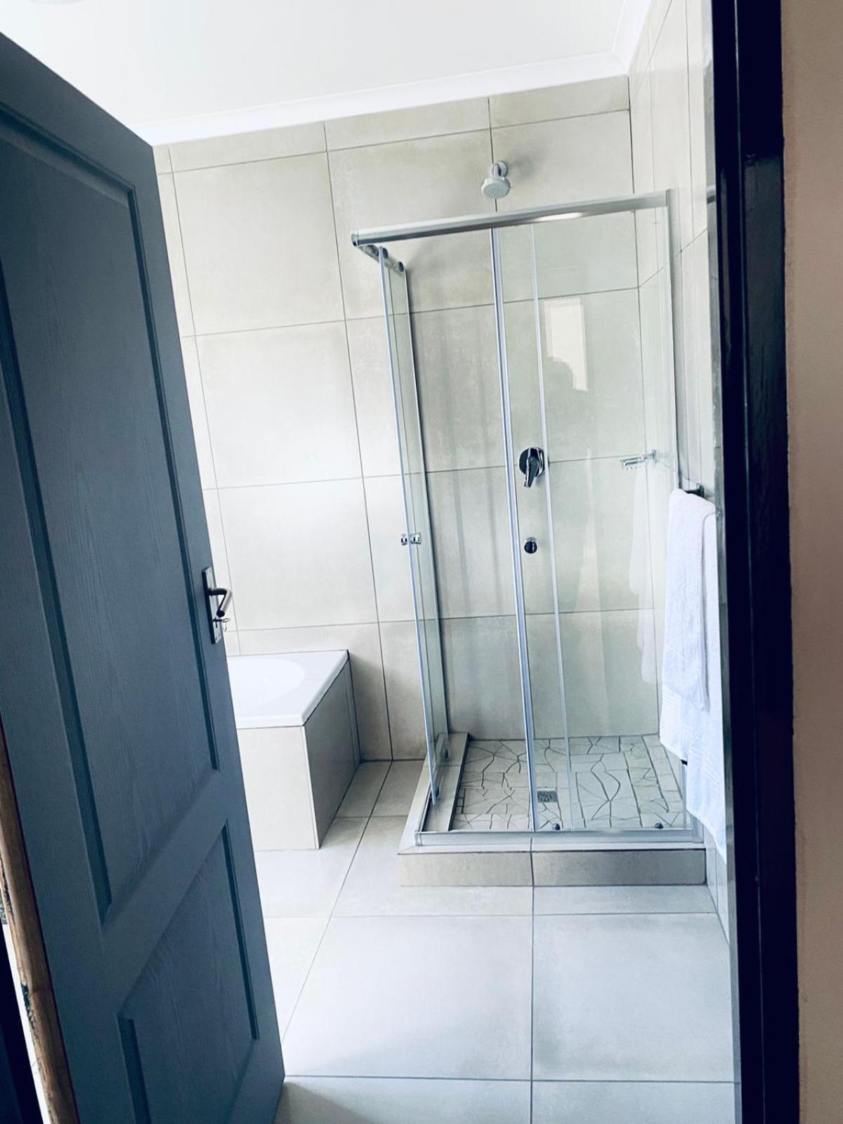 Tranquility Guesthouse Standerton ภายนอก รูปภาพ