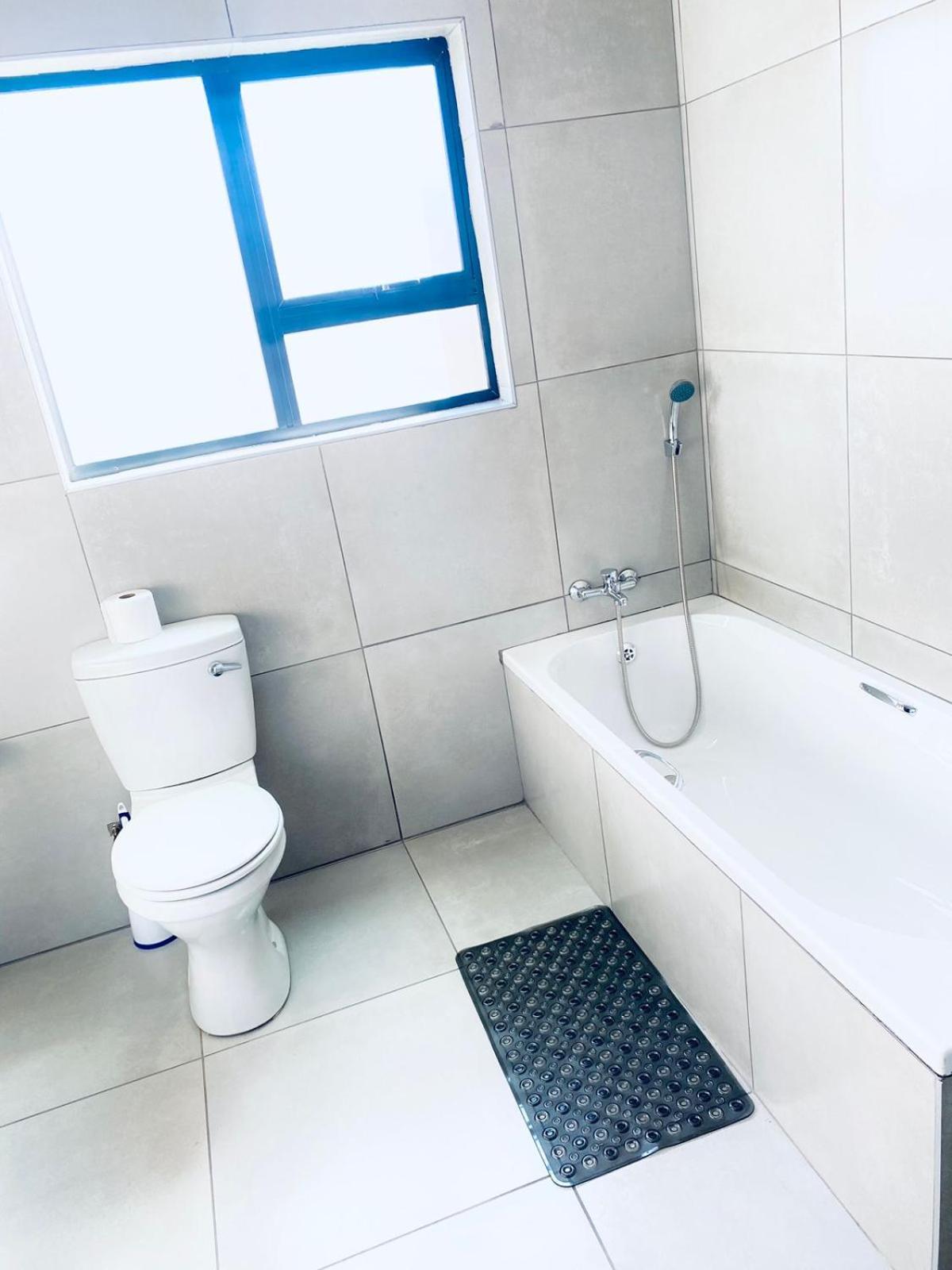 Tranquility Guesthouse Standerton ภายนอก รูปภาพ